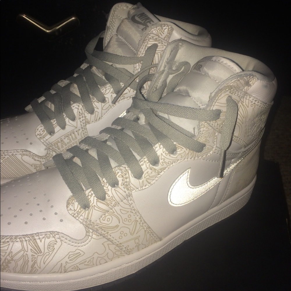 Air Jordan 1 Retro Hi OG LASER (Authentic)